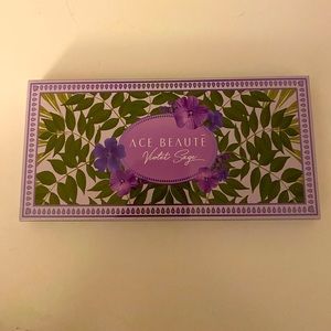 Ace Beauté- Violet Sage Palette